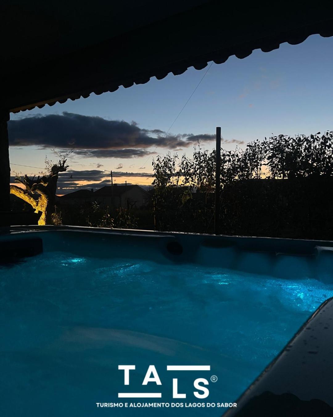 Turismo E Alojamento Dos Lagos Do Sabor - Piscina & Spa Meirinhos Kültér fotó